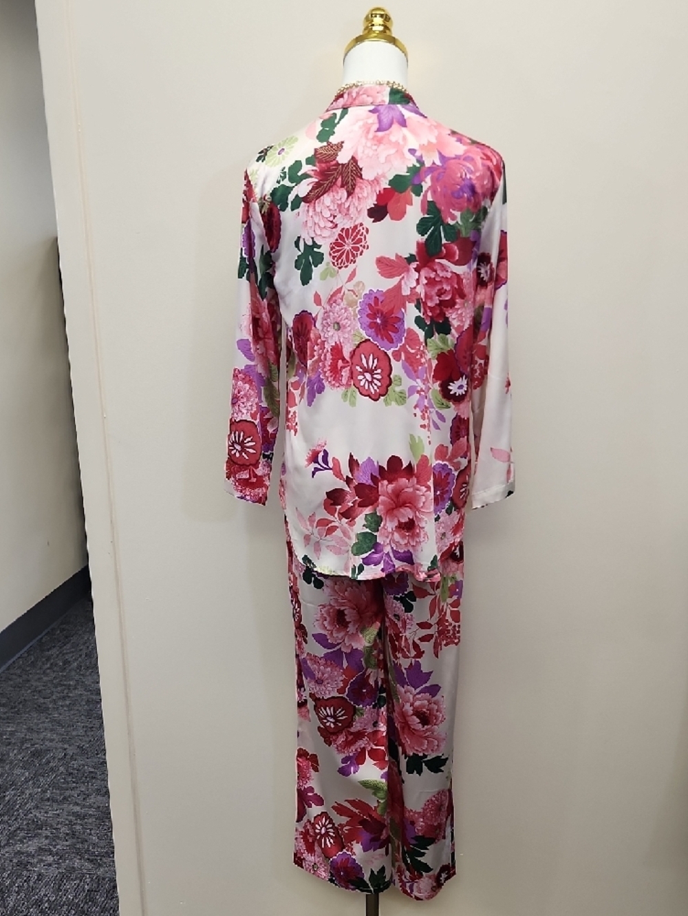Natori Floral Satin Pajama Set 2 Piece Sleepwear Pink White XS - Picture 3 of 13
